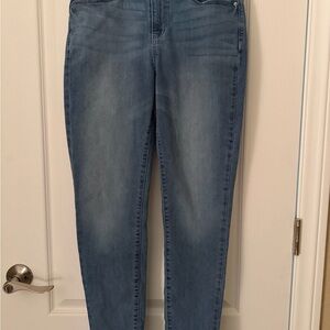 Denizen from Levi's Light Blue Skinny Jeans